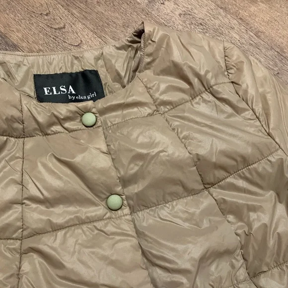 Quilted Short Beige Lightweight Jacket with snap button - Picture 2 of 3